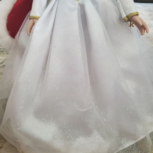 Disney snow white collectable doll - Picture 3 of 10